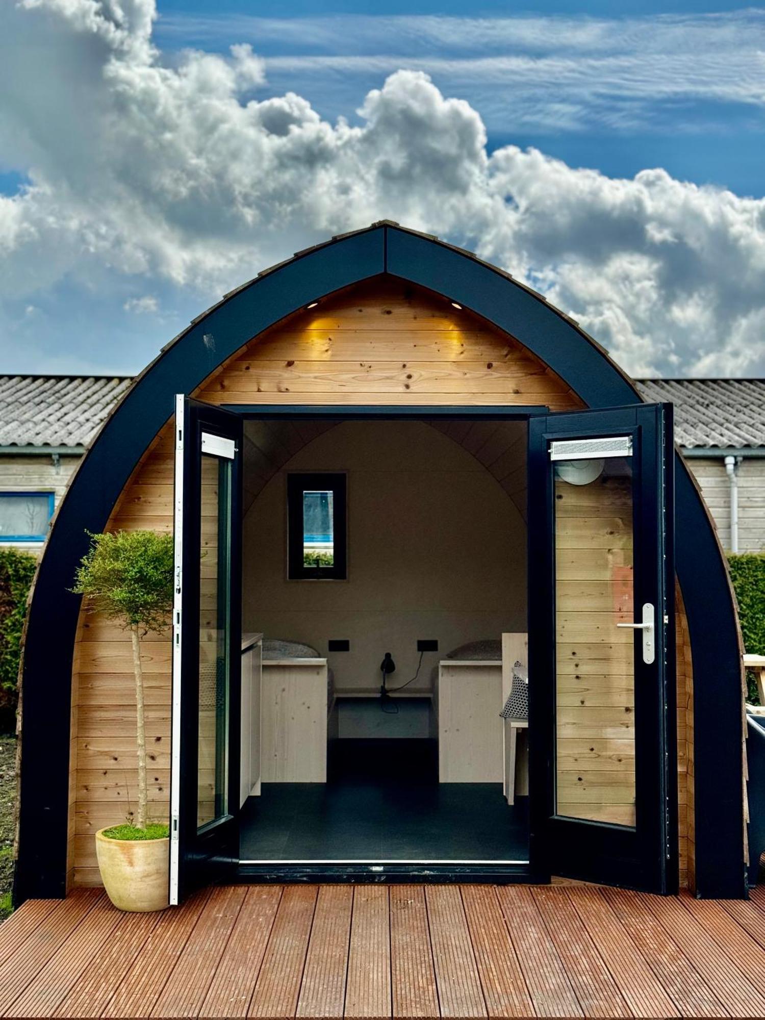 Camping Zee Van Tijd Holwerd Exterior photo