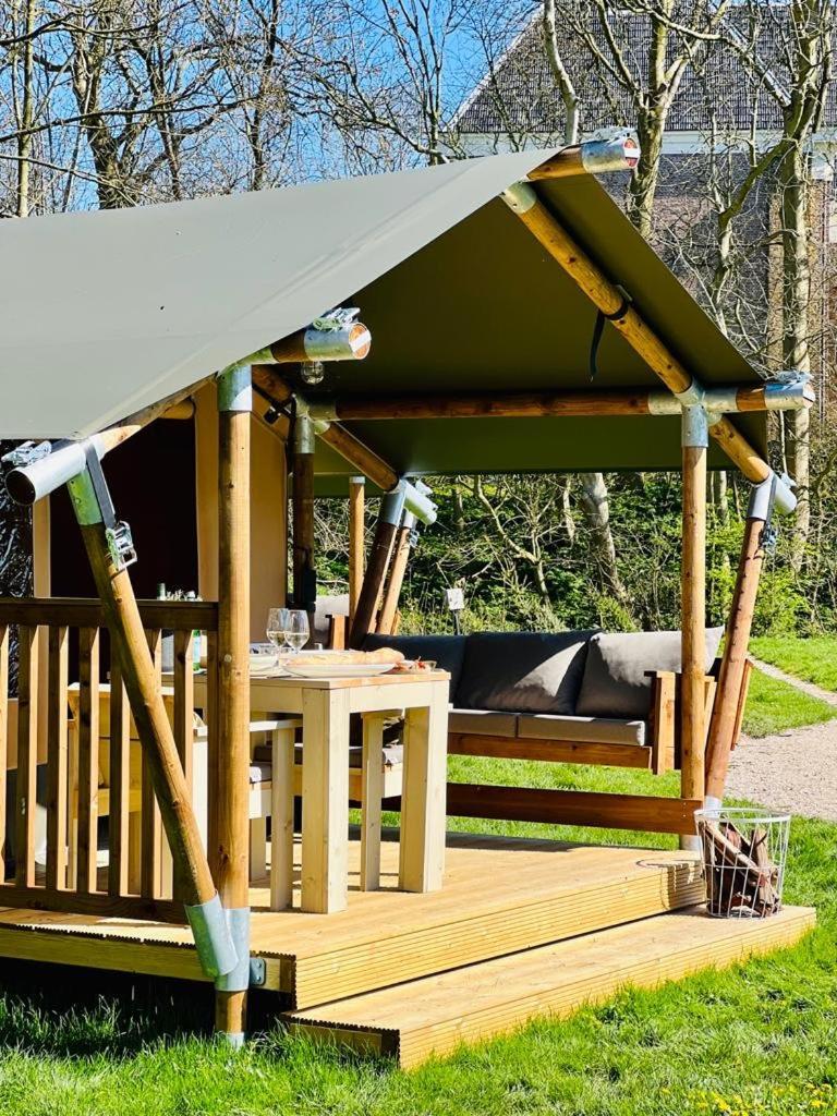 Camping Zee Van Tijd Holwerd Exterior photo