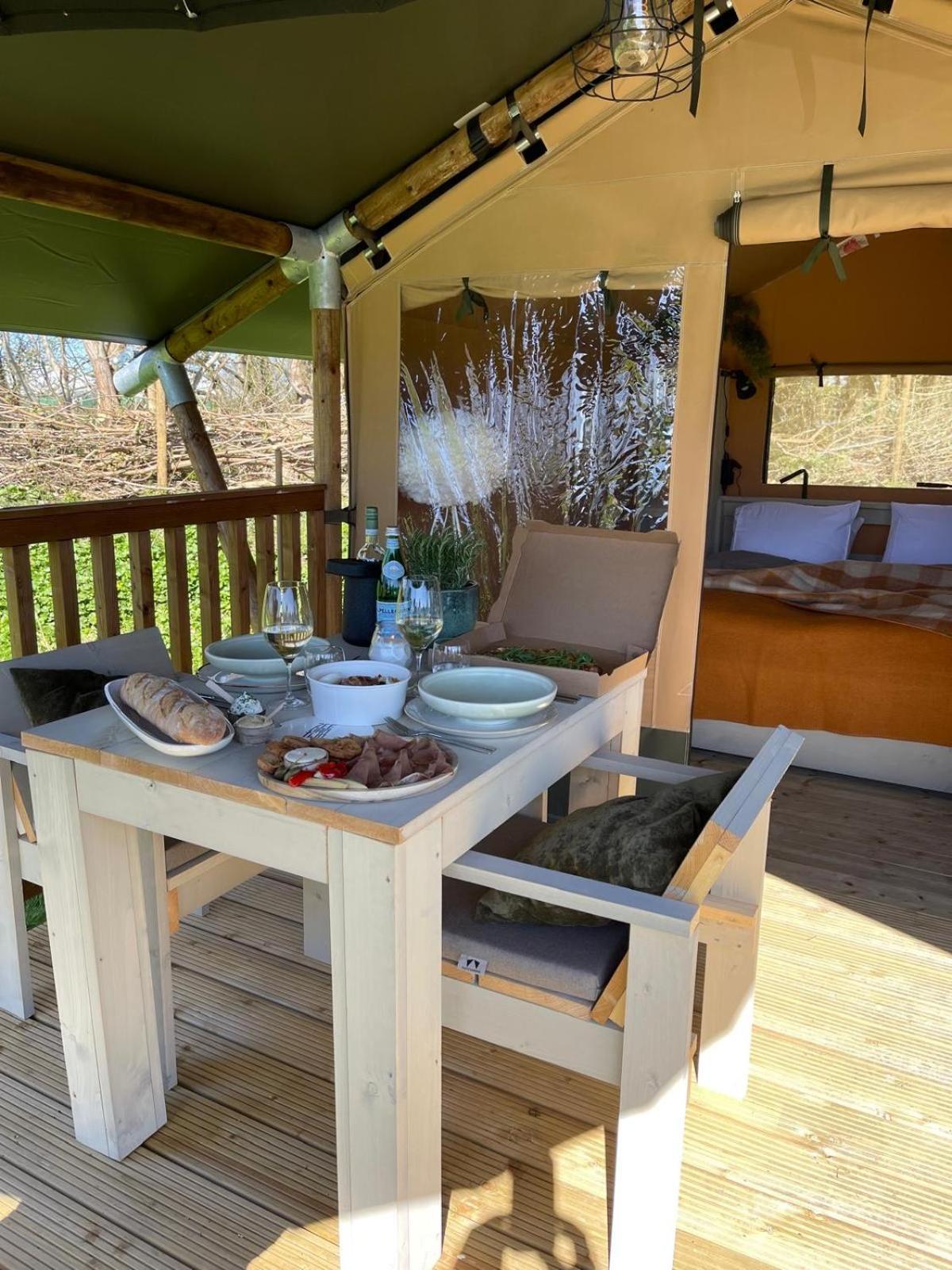 Camping Zee Van Tijd Holwerd Exterior photo