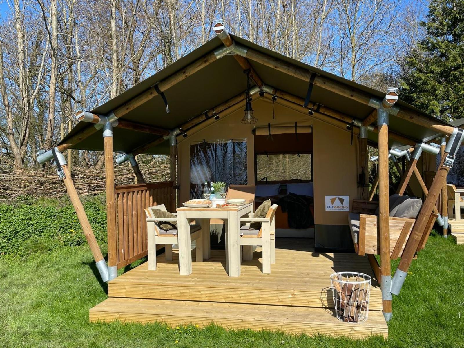 Camping Zee Van Tijd Holwerd Exterior photo