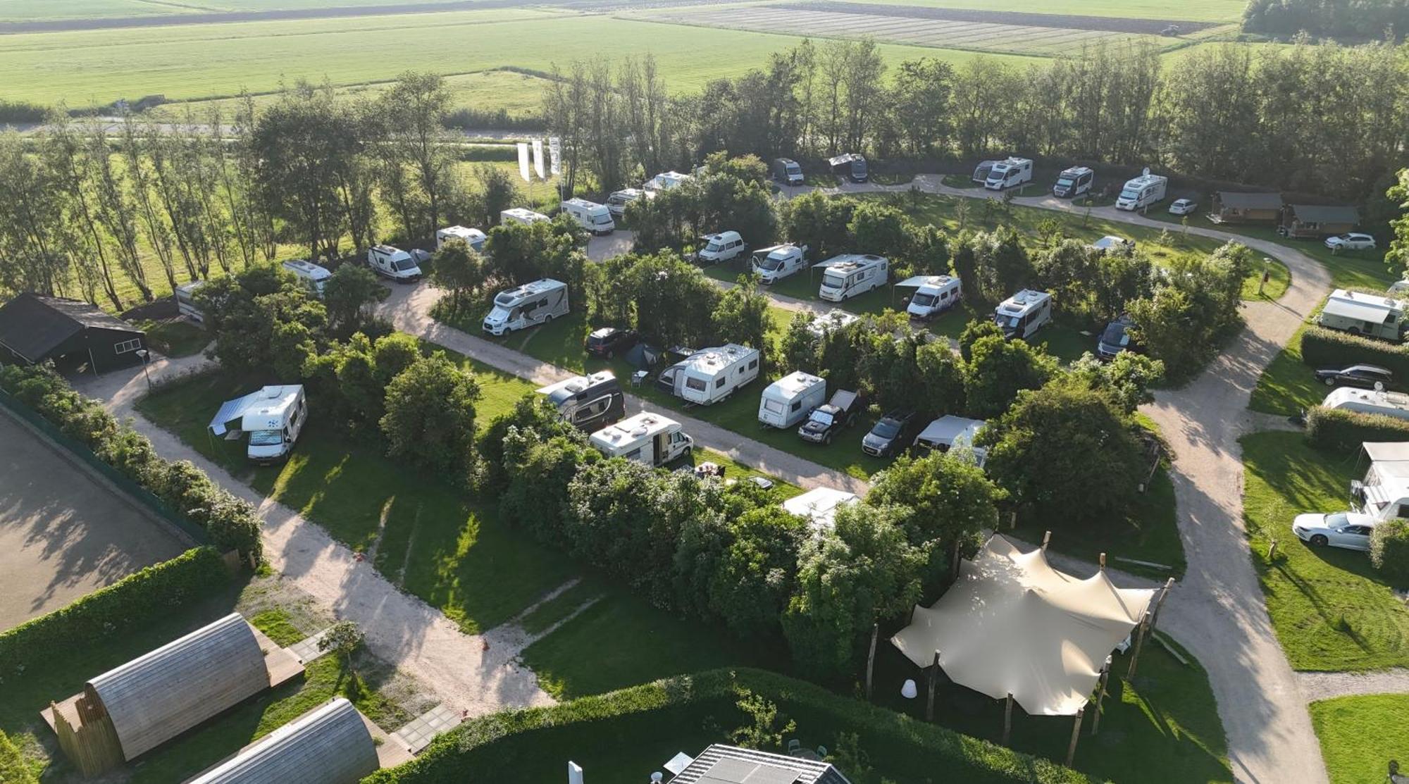 Camping Zee Van Tijd Holwerd Exterior photo